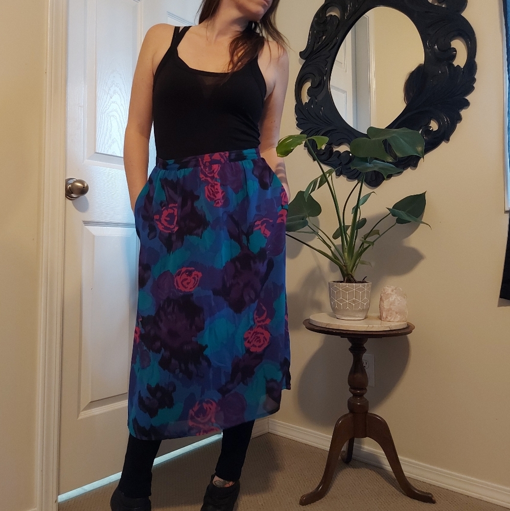 Garey Petites- Sheer Floral Skirt